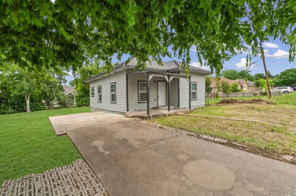 4214 Johnson Street Greenville TX 75401