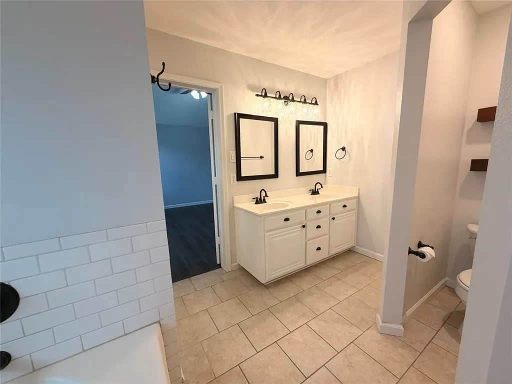 2002 Sword Fish Drive Mansfield TX 76063