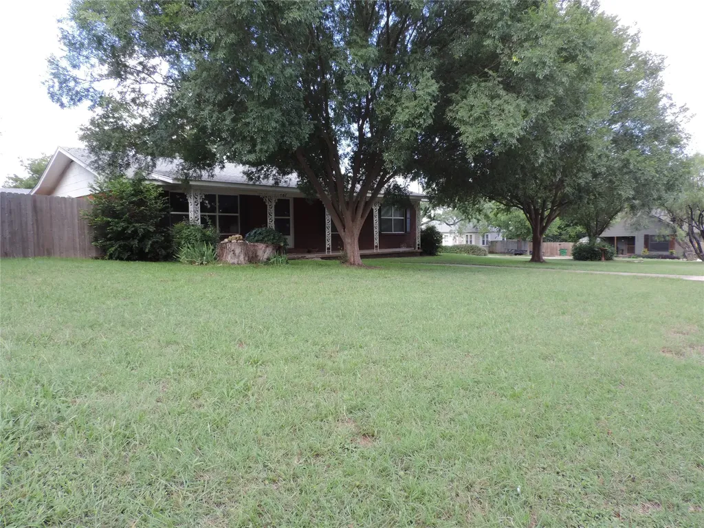 581 Alexander Road Stephenville TX 76401