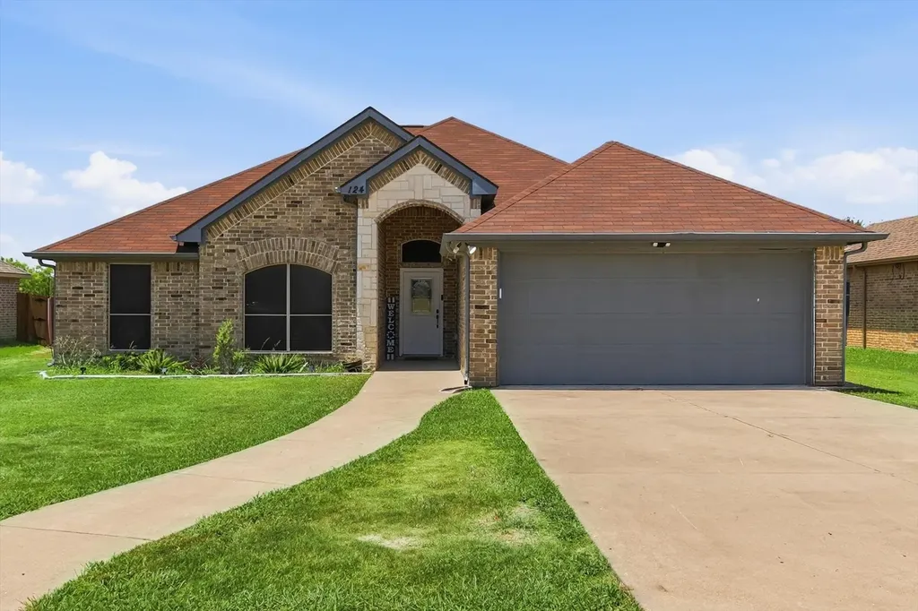 124 Chambers Creek Circle Maypearl TX 76064