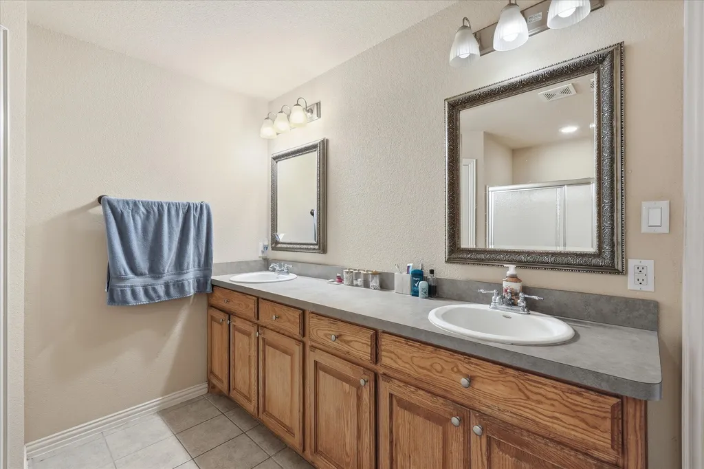 124 Chambers Creek Circle Maypearl TX 76064