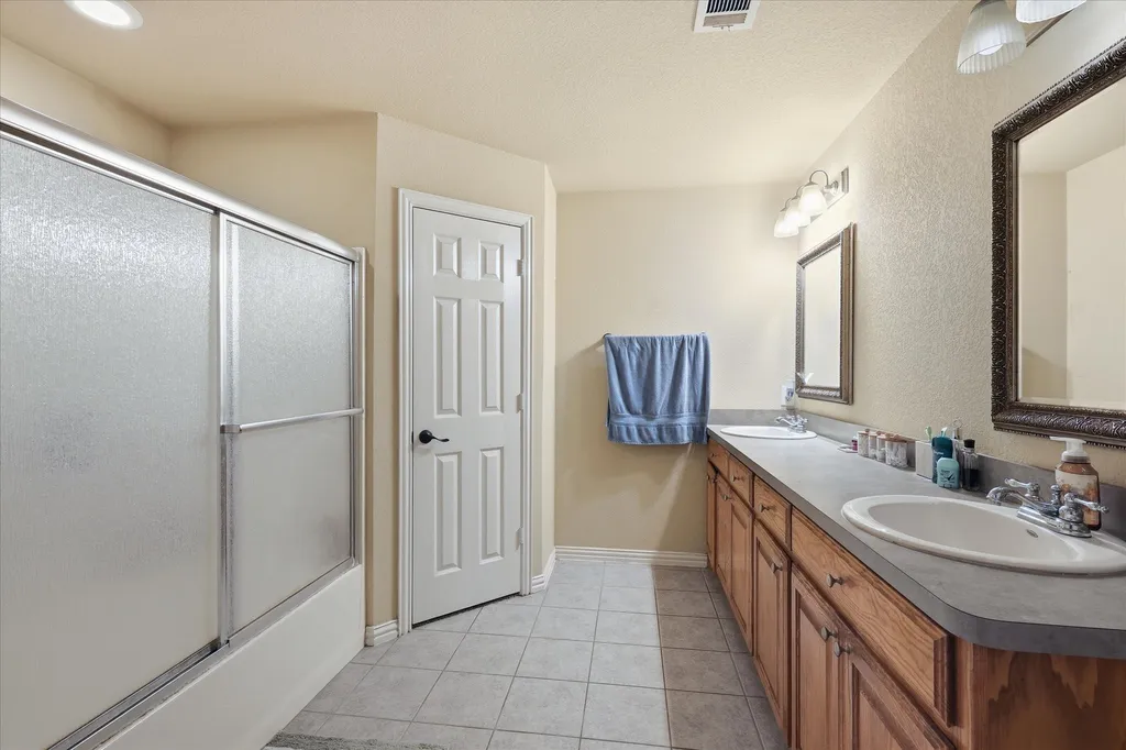 124 Chambers Creek Circle Maypearl TX 76064