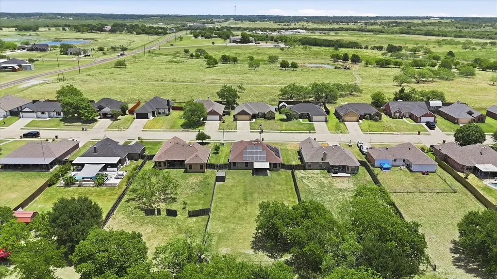 124 Chambers Creek Circle Maypearl TX 76064