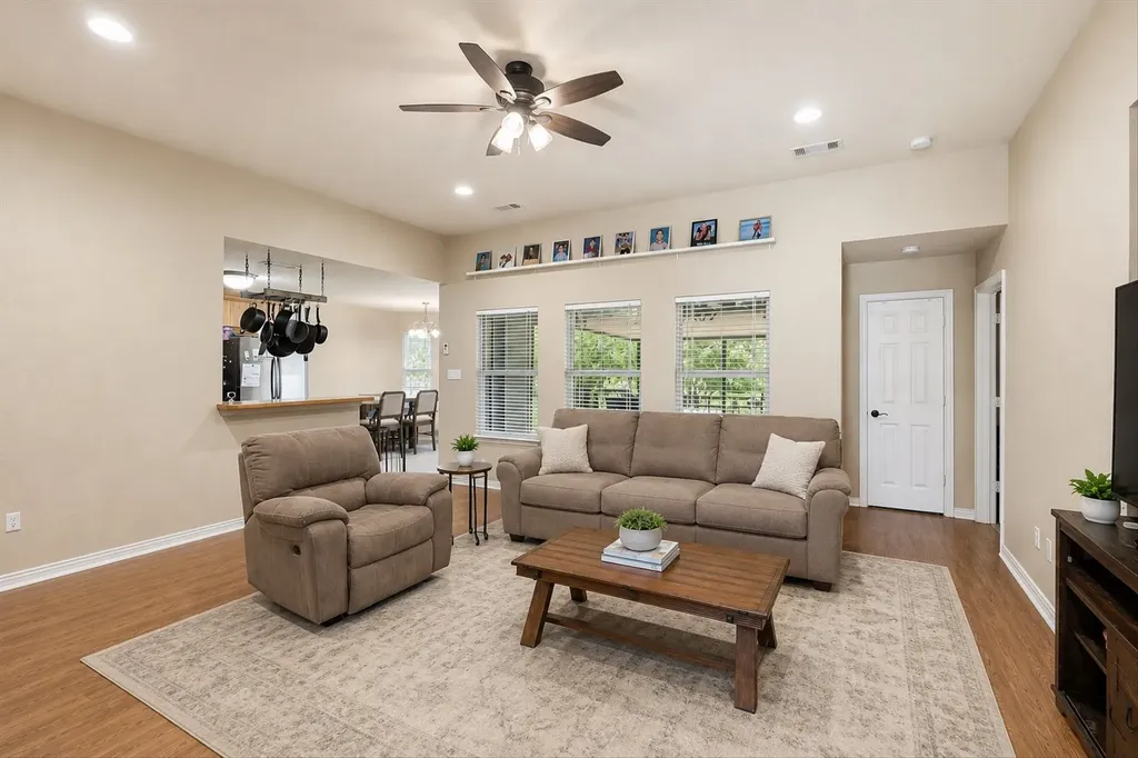 124 Chambers Creek Circle Maypearl TX 76064