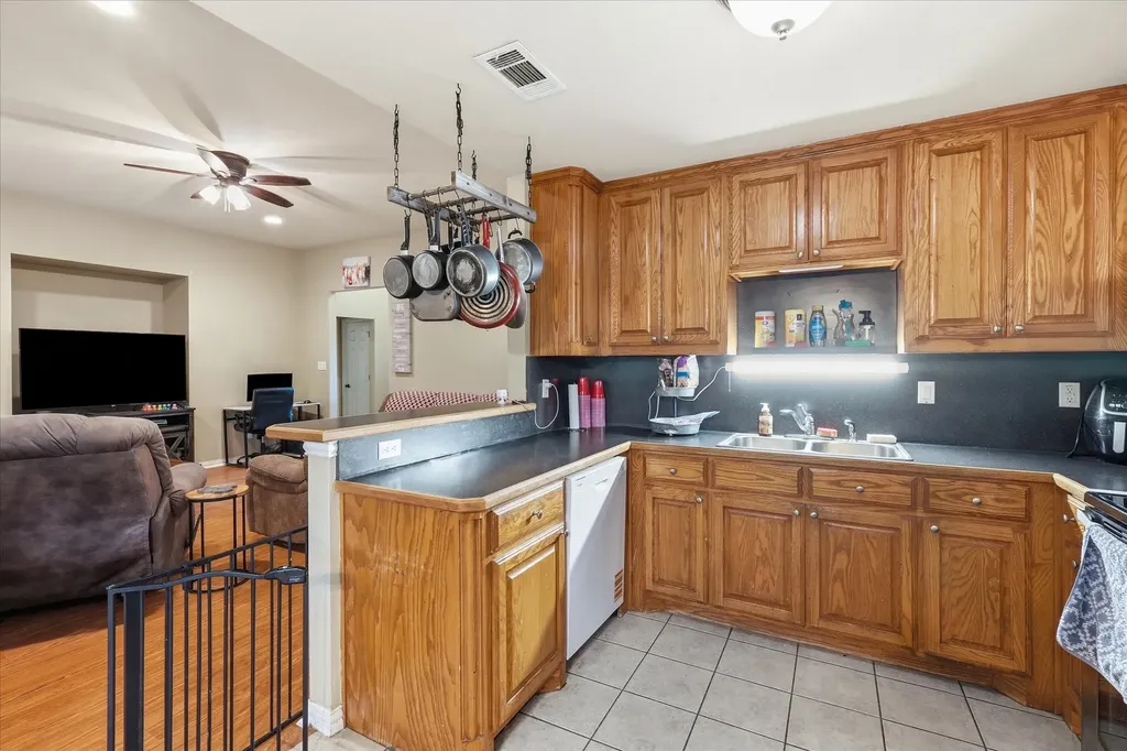 124 Chambers Creek Circle Maypearl TX 76064
