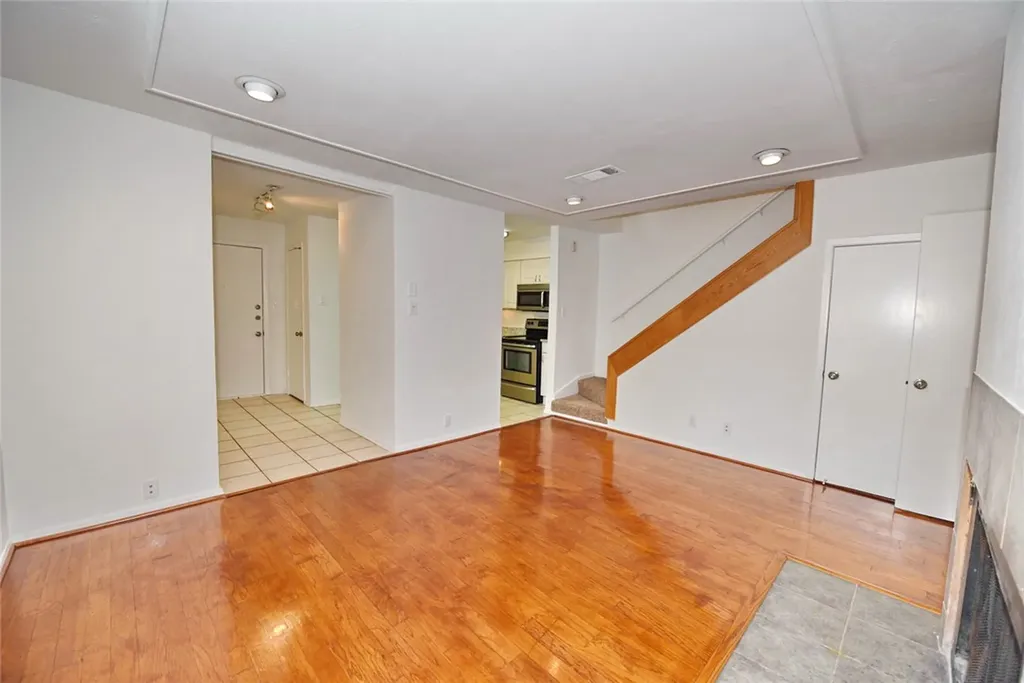 4033 Gilbert Avenue Dallas TX 75219