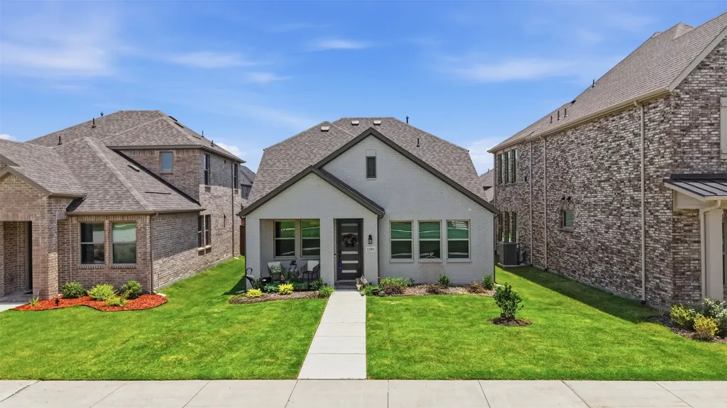 1205 Beebalm Mews Celina TX 75009