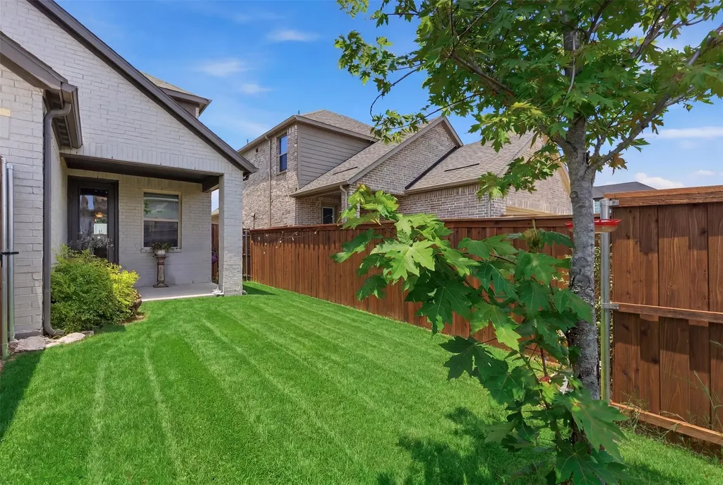 1205 Beebalm Mews Celina TX 75009