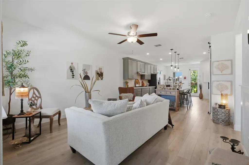 1205 Beebalm Mews Celina TX 75009