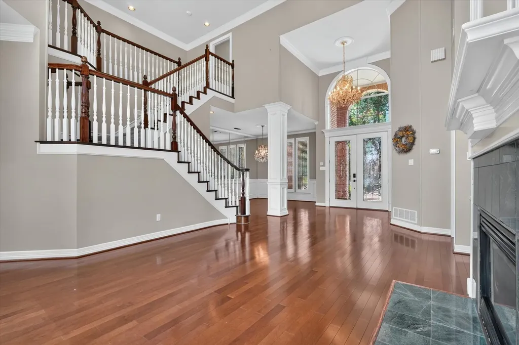 702 Buttermilk Drive Arlington TX 76006