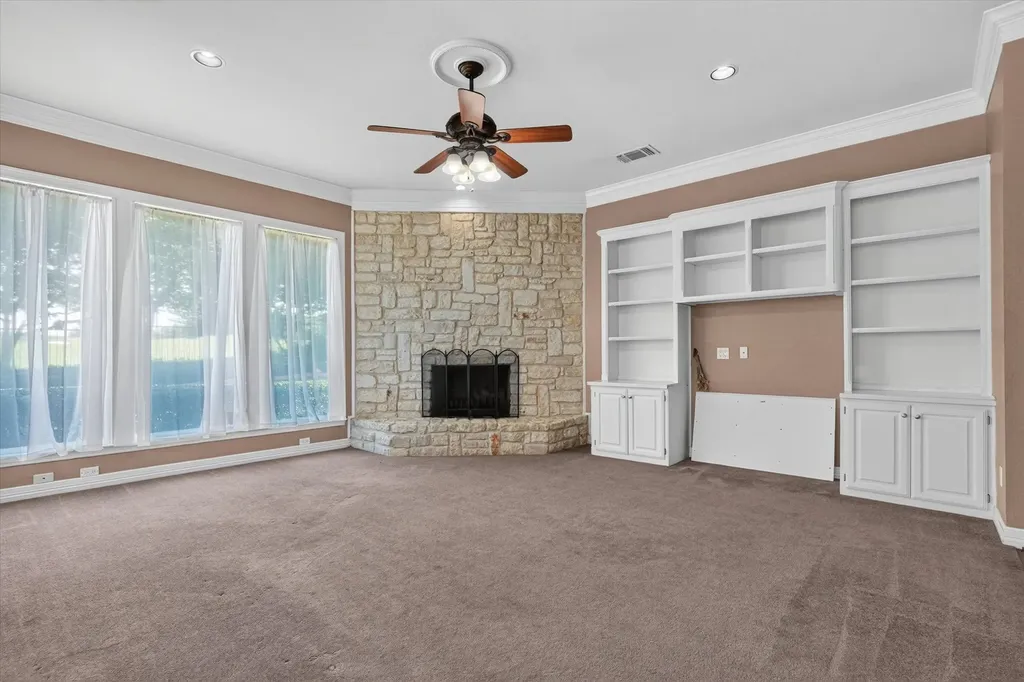 702 Buttermilk Drive Arlington TX 76006