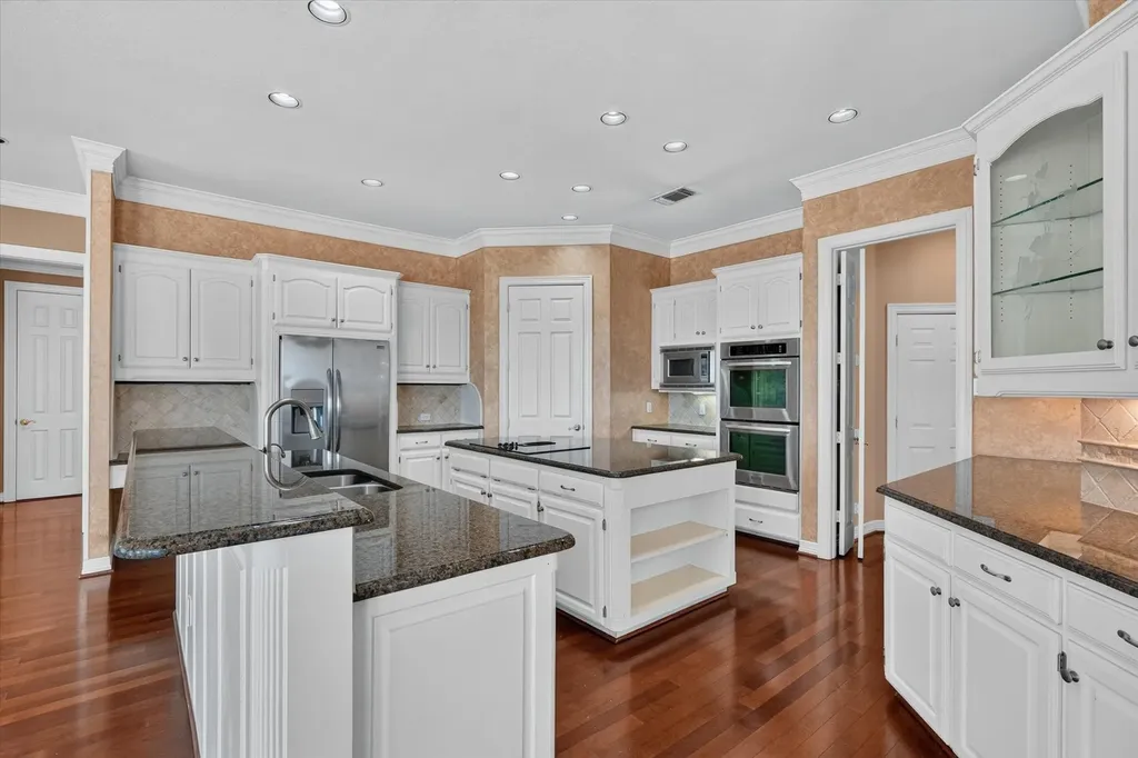 702 Buttermilk Drive Arlington TX 76006
