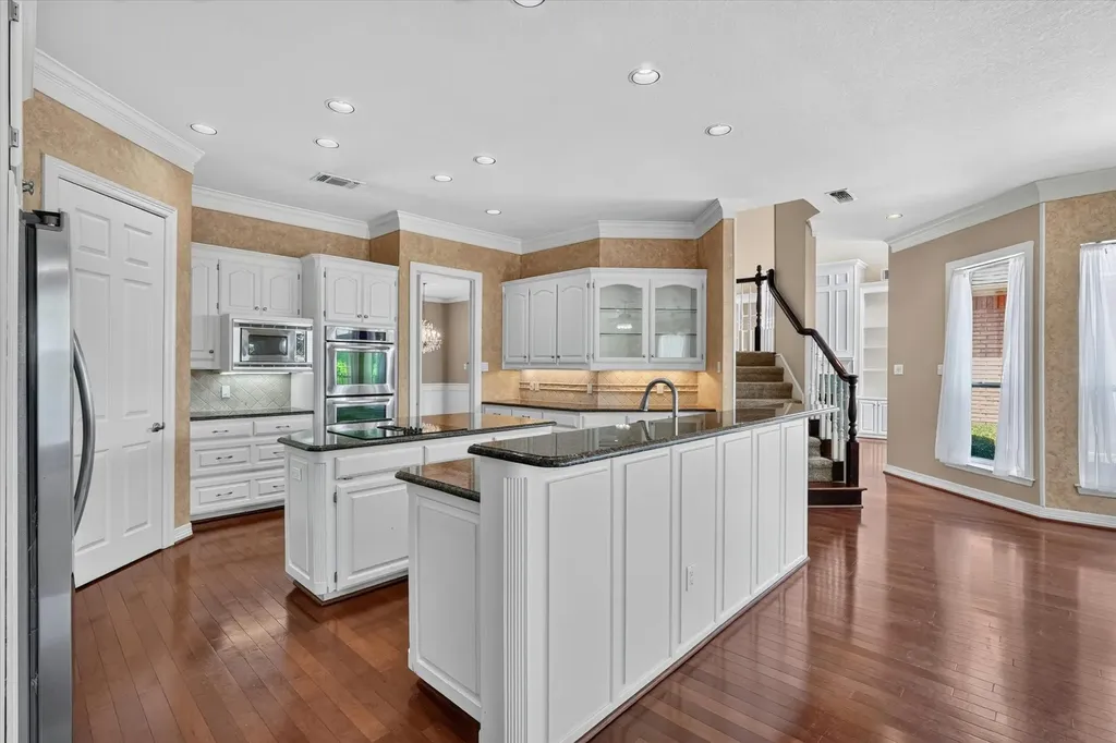 702 Buttermilk Drive Arlington TX 76006