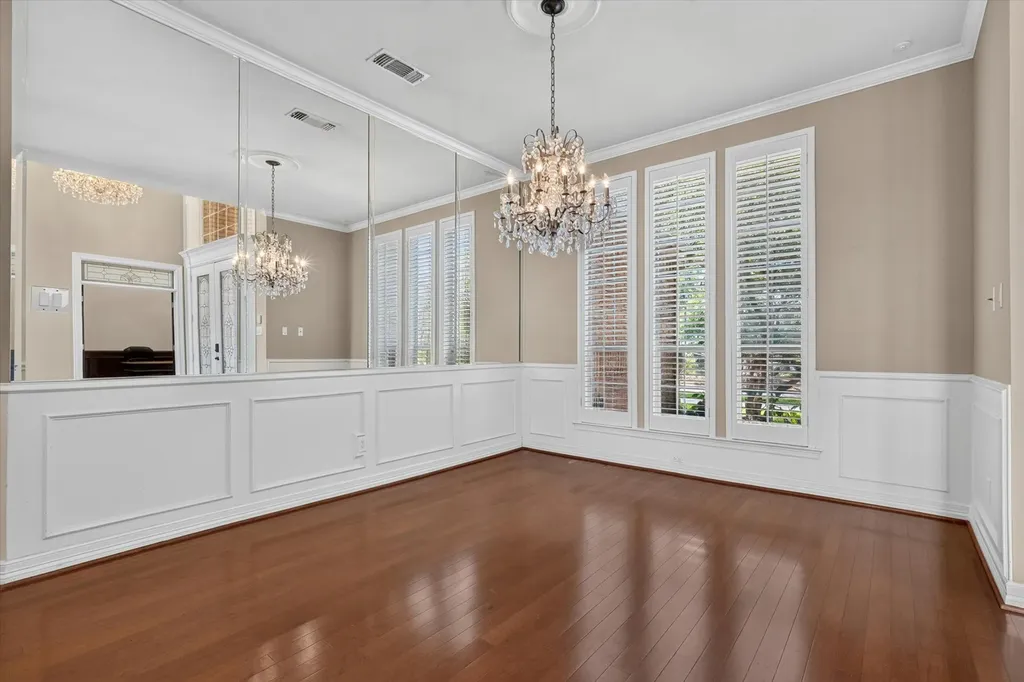 702 Buttermilk Drive Arlington TX 76006