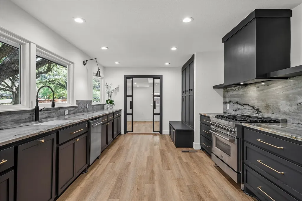 4916 Ridgeview Drive Waco TX 76710