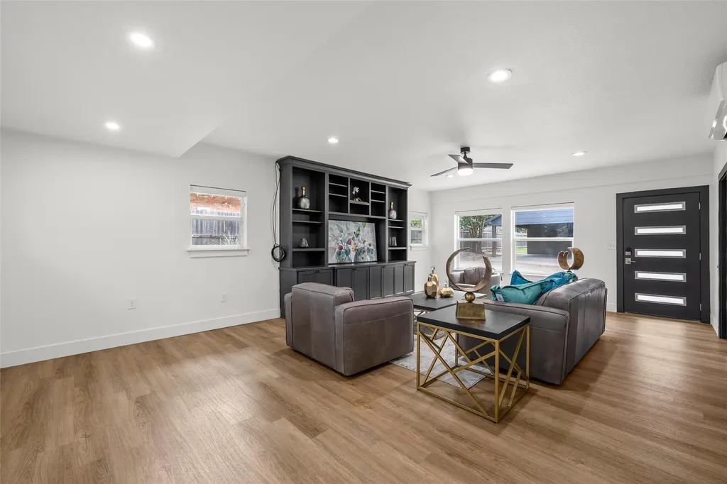 4916 Ridgeview Drive Waco TX 76710
