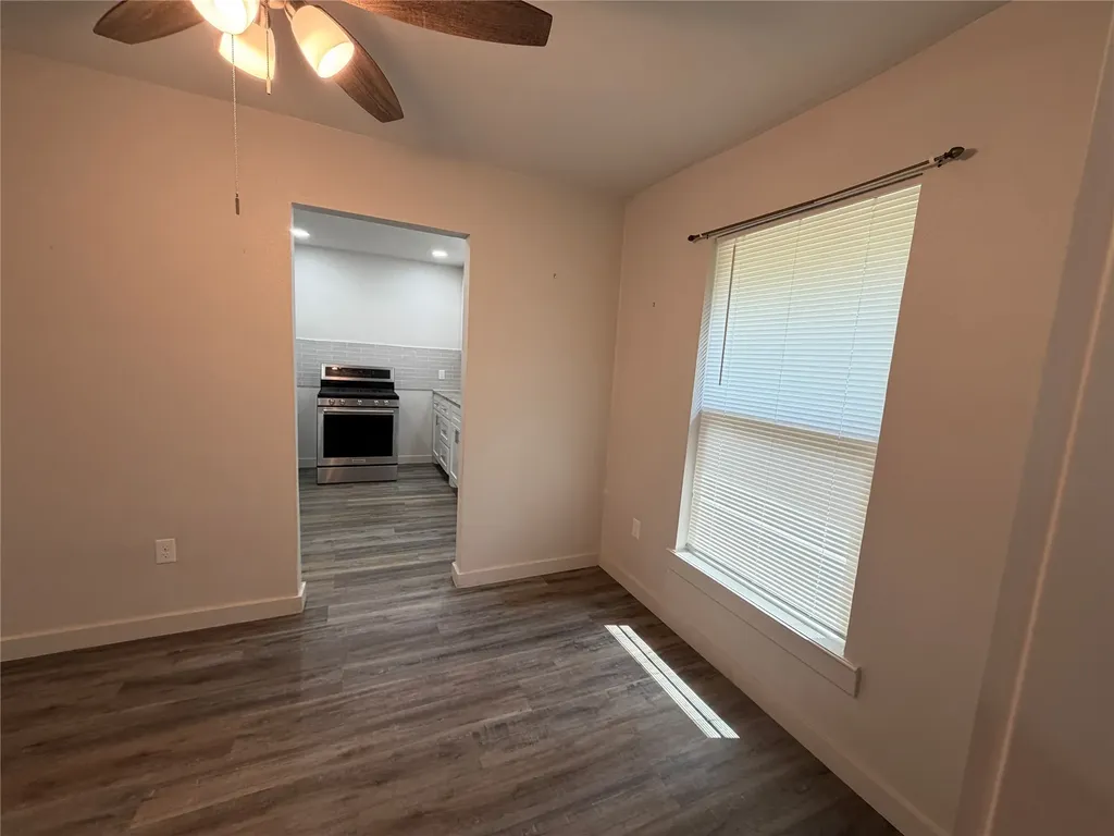 809 S Van Buren Mcgregor TX 76657