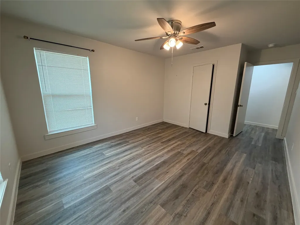 809 S Van Buren Mcgregor TX 76657