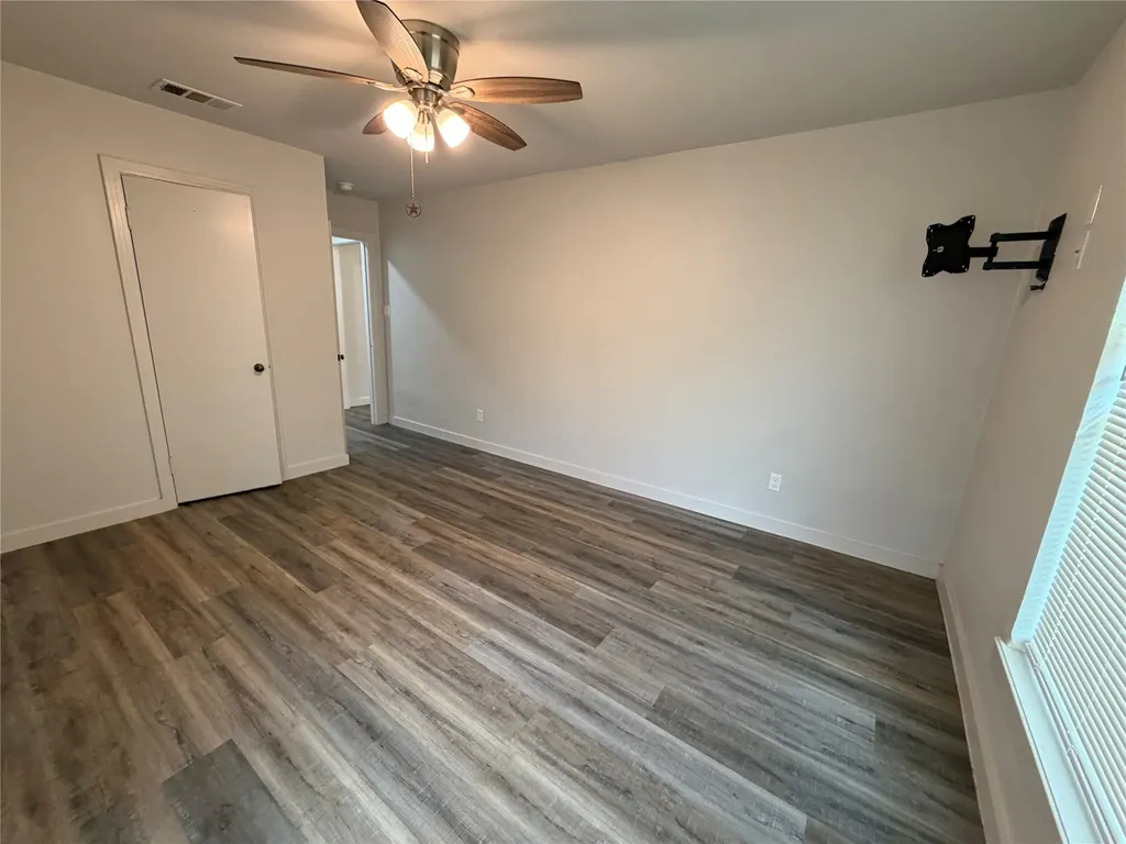 809 S Van Buren Mcgregor TX 76657
