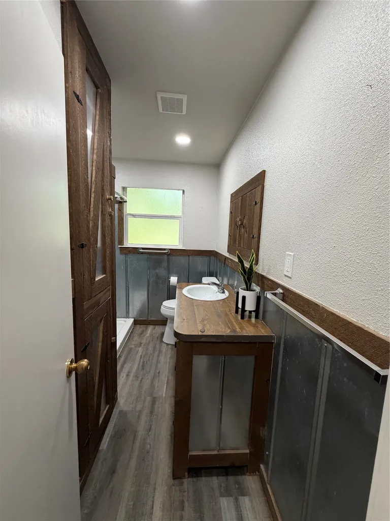809 S Van Buren Mcgregor TX 76657