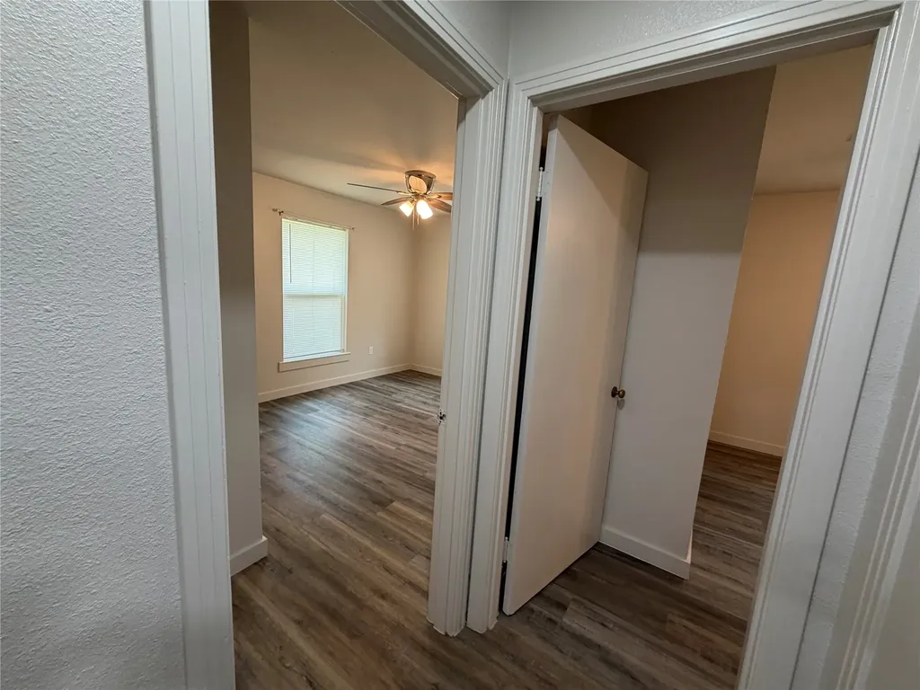 809 S Van Buren Mcgregor TX 76657