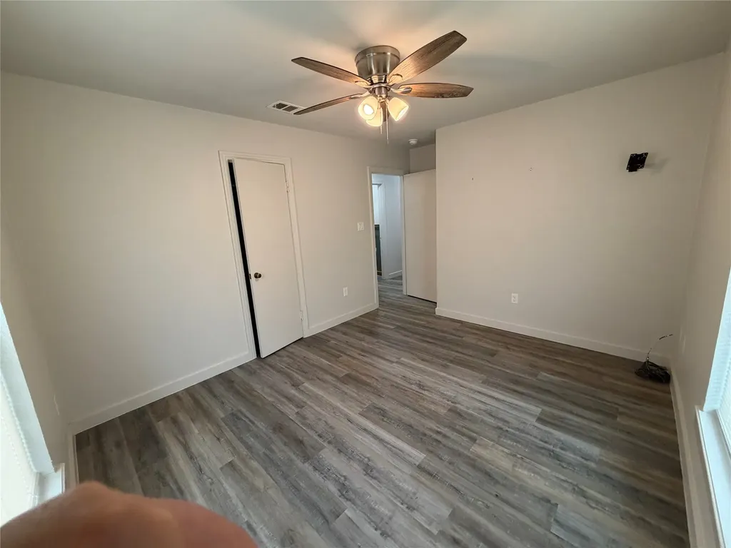 809 S Van Buren Mcgregor TX 76657