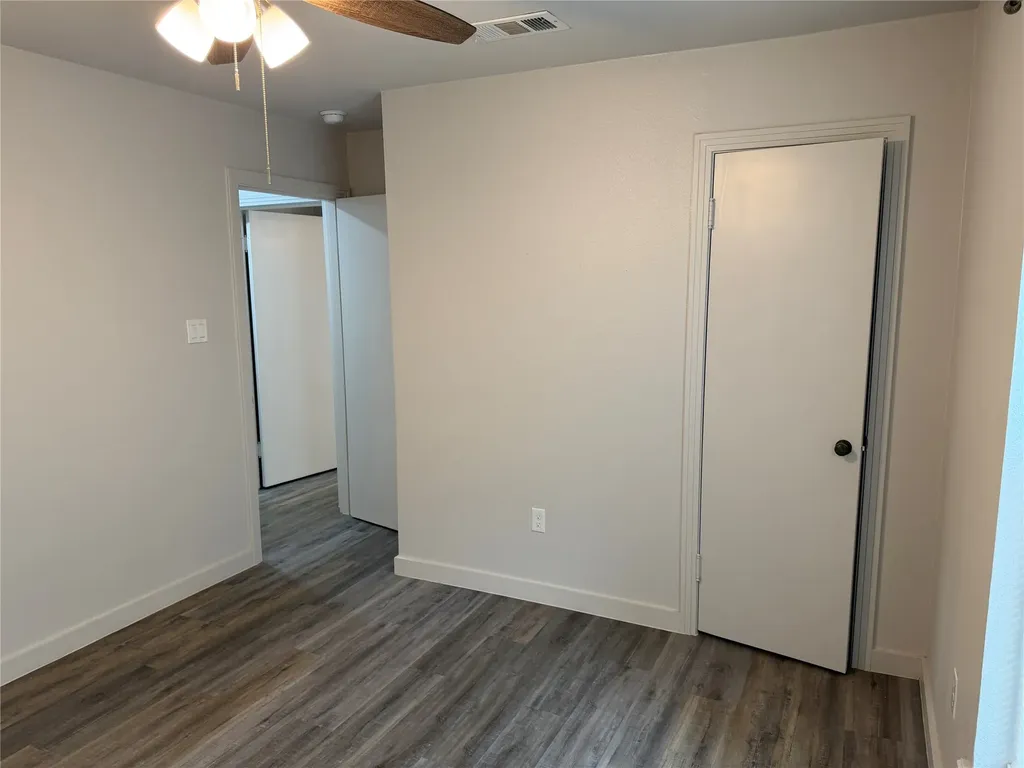 809 S Van Buren Mcgregor TX 76657