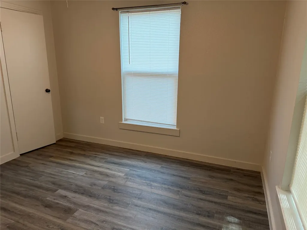809 S Van Buren Mcgregor TX 76657
