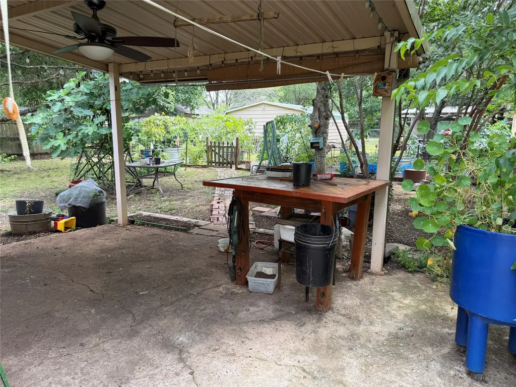 809 S Van Buren Mcgregor TX 76657