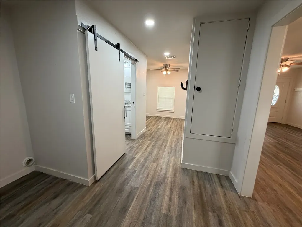 809 S Van Buren Mcgregor TX 76657