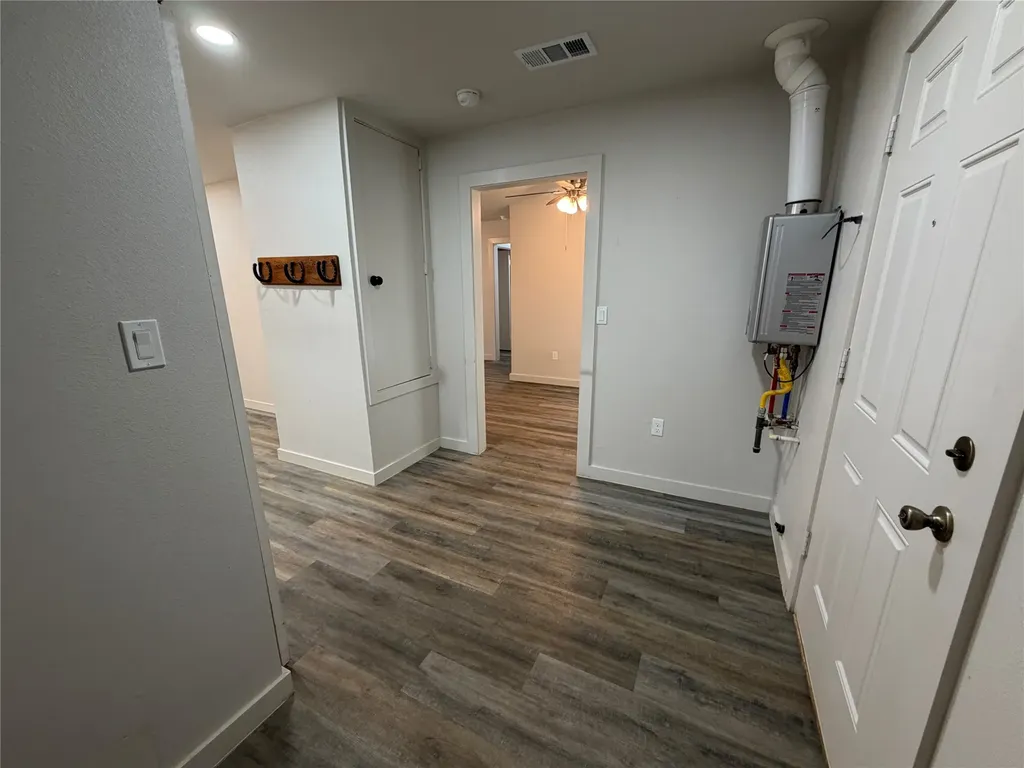 809 S Van Buren Mcgregor TX 76657