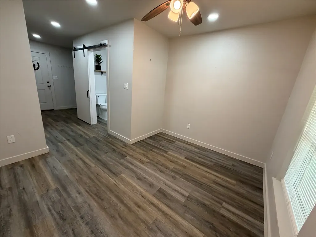 809 S Van Buren Mcgregor TX 76657