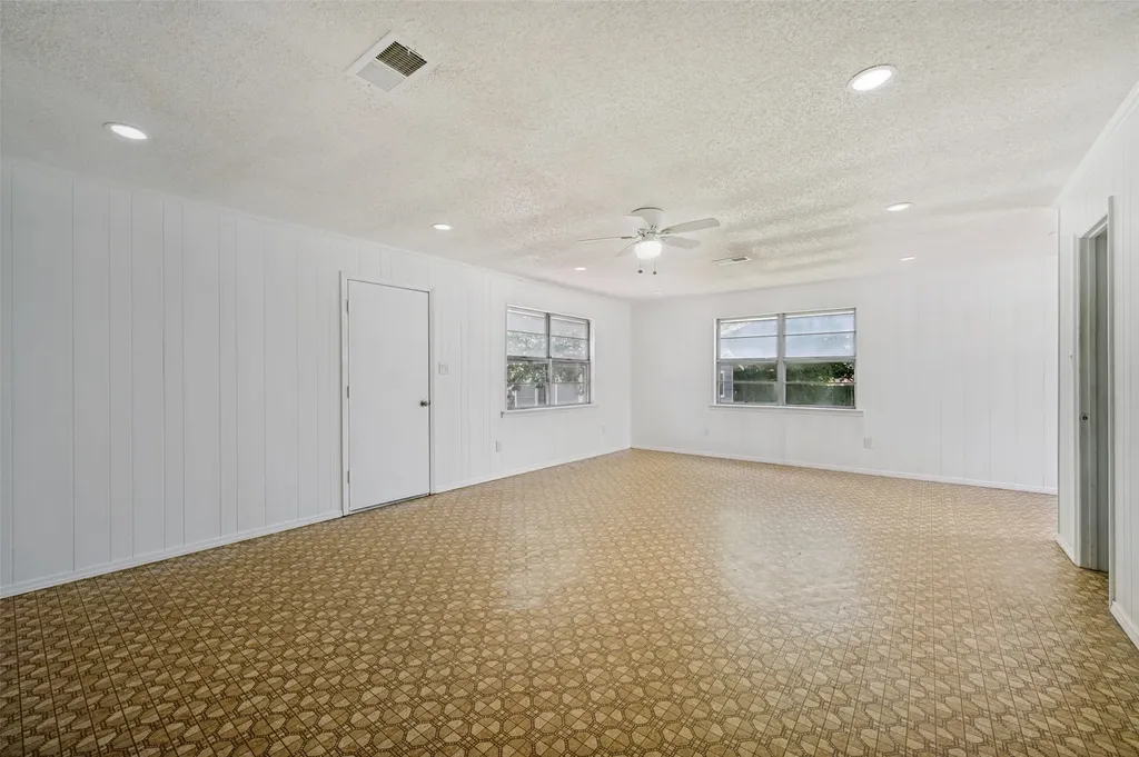 1814 Refinery Road Gainesville TX 76240