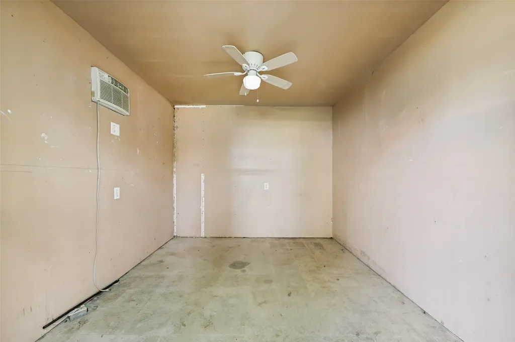 1814 Refinery Road Gainesville TX 76240