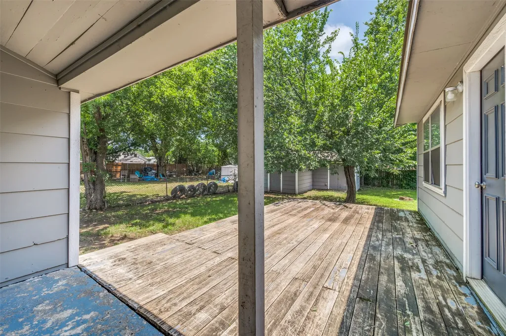 1814 Refinery Road Gainesville TX 76240