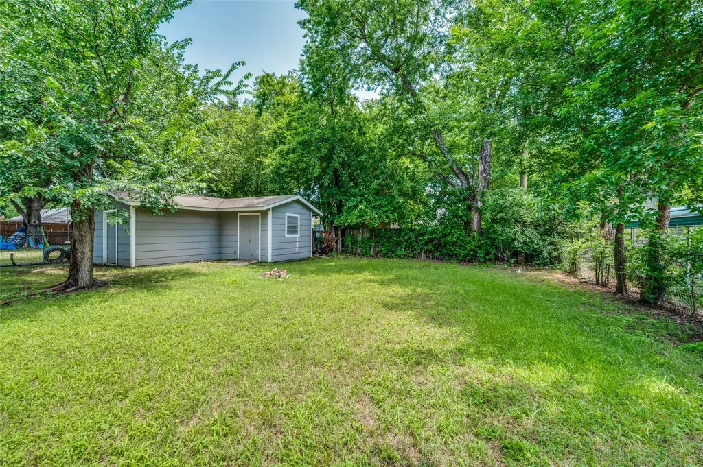 1814 Refinery Road Gainesville TX 76240