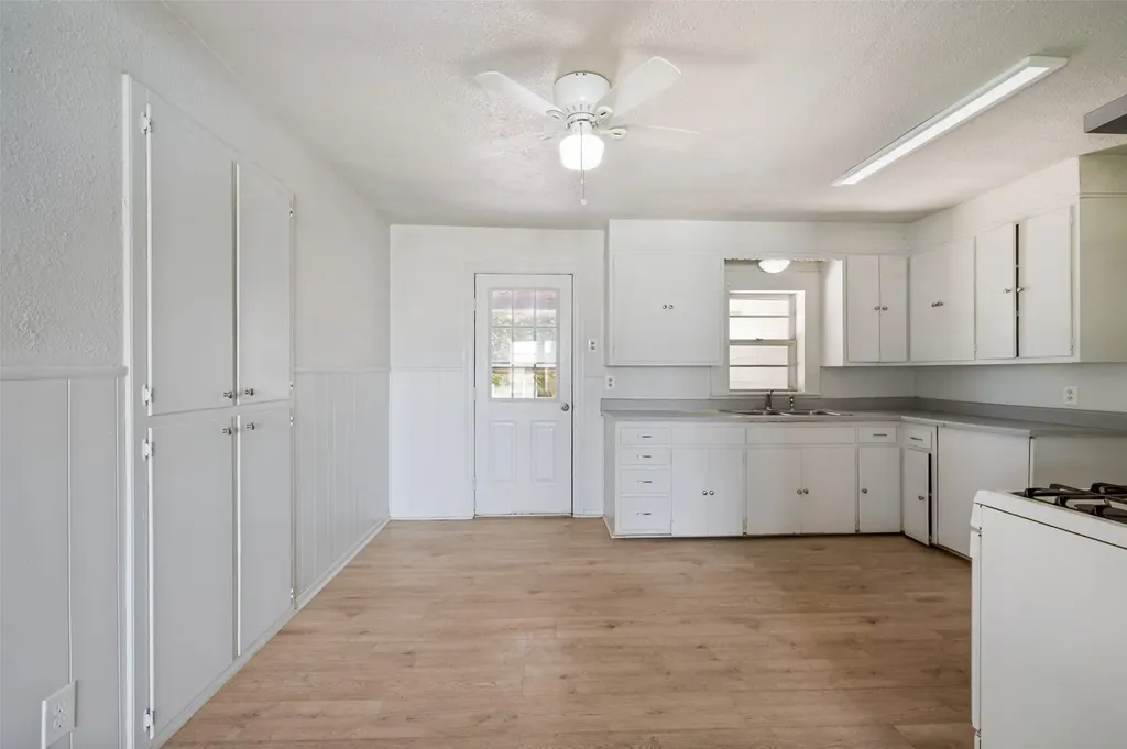 1814 Refinery Road Gainesville TX 76240