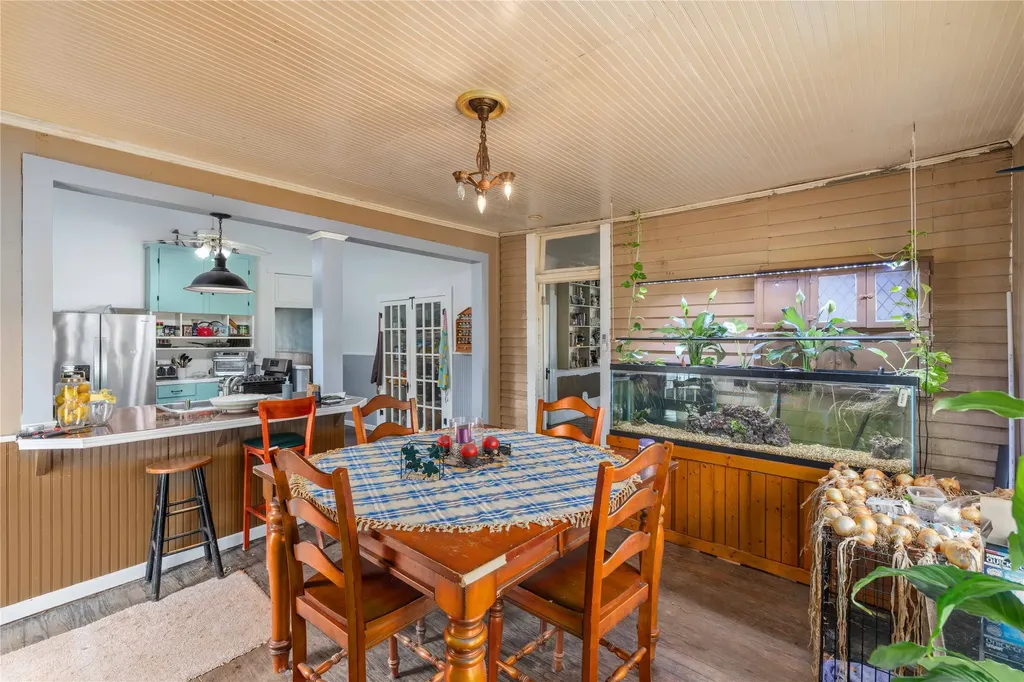 607 Coggin Avenue Brownwood TX 76801