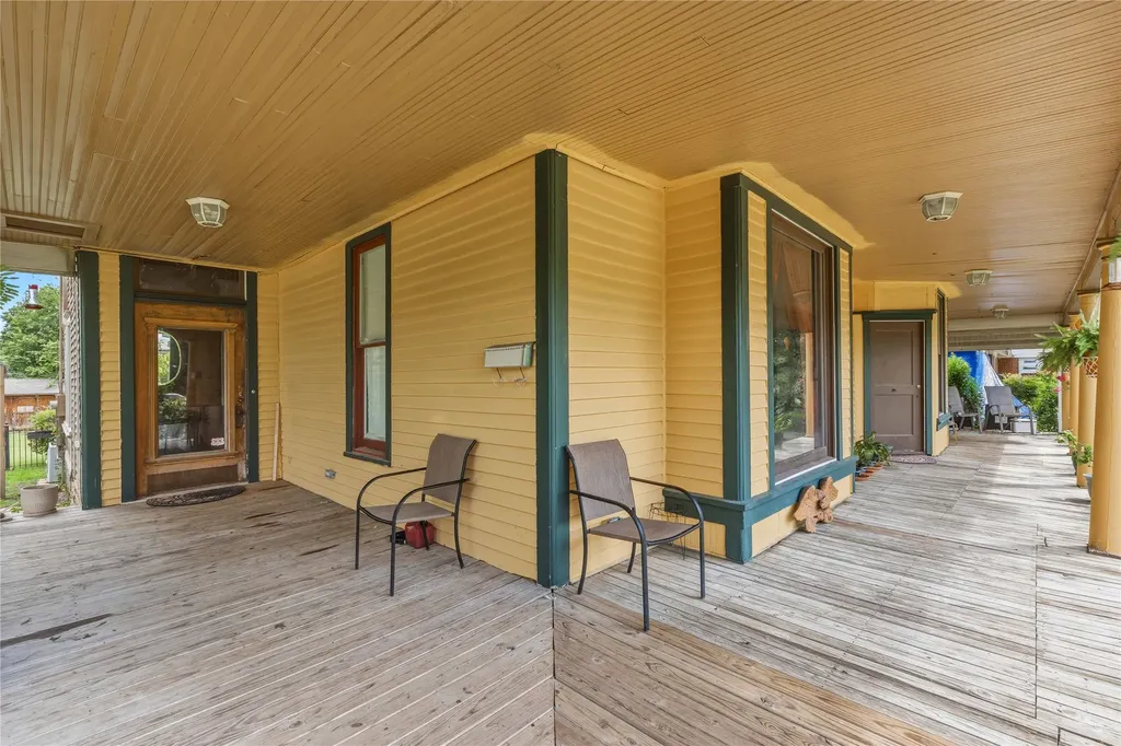 607 Coggin Avenue Brownwood TX 76801