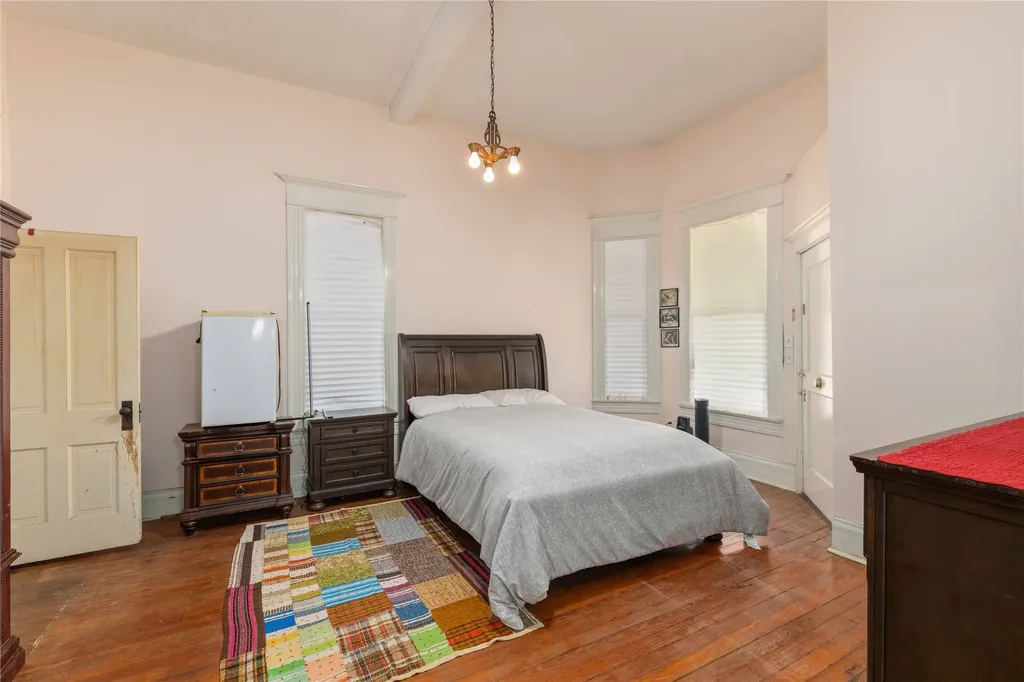 607 Coggin Avenue Brownwood TX 76801