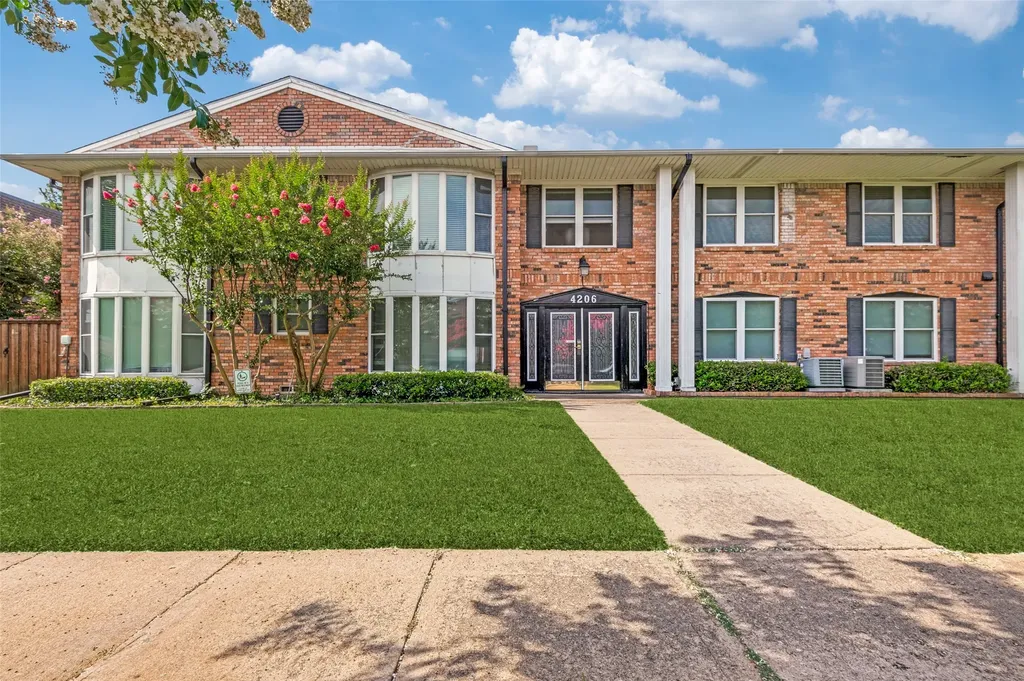 4206 Newton Avenue Dallas TX 75219