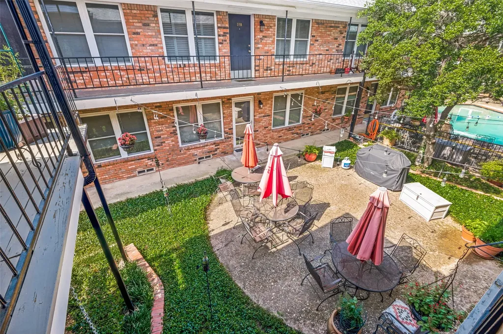 4206 Newton Avenue Dallas TX 75219