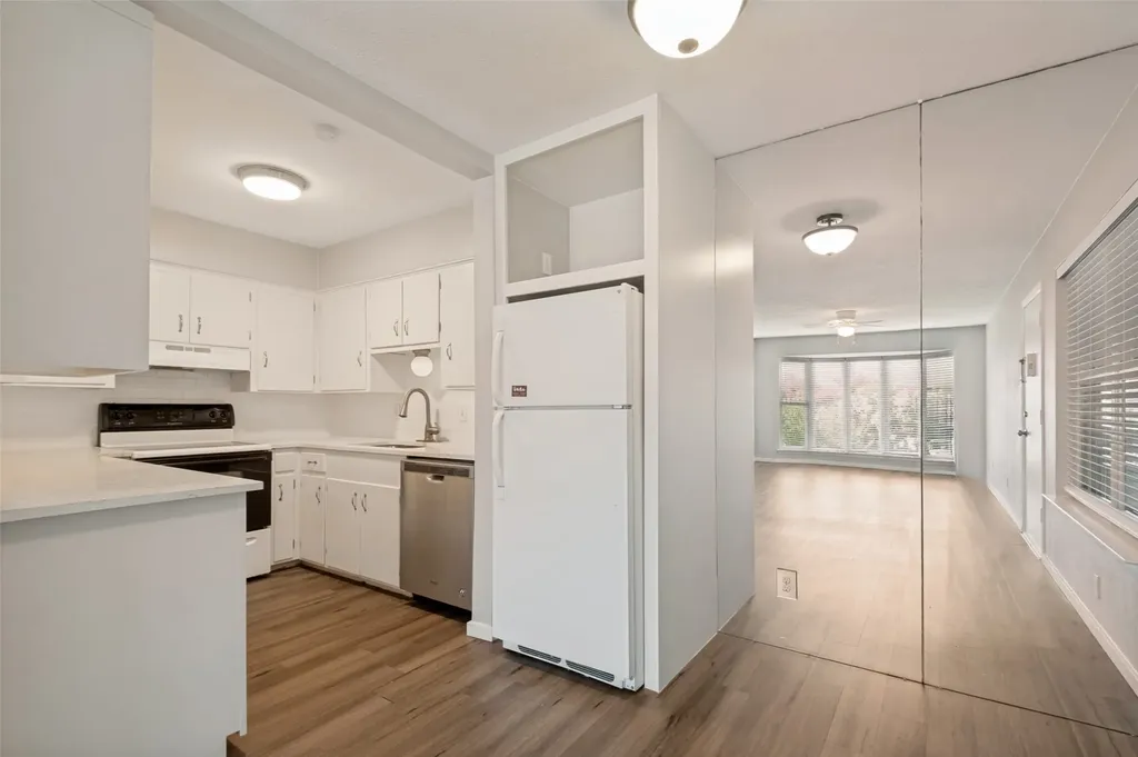 4206 Newton Avenue Dallas TX 75219