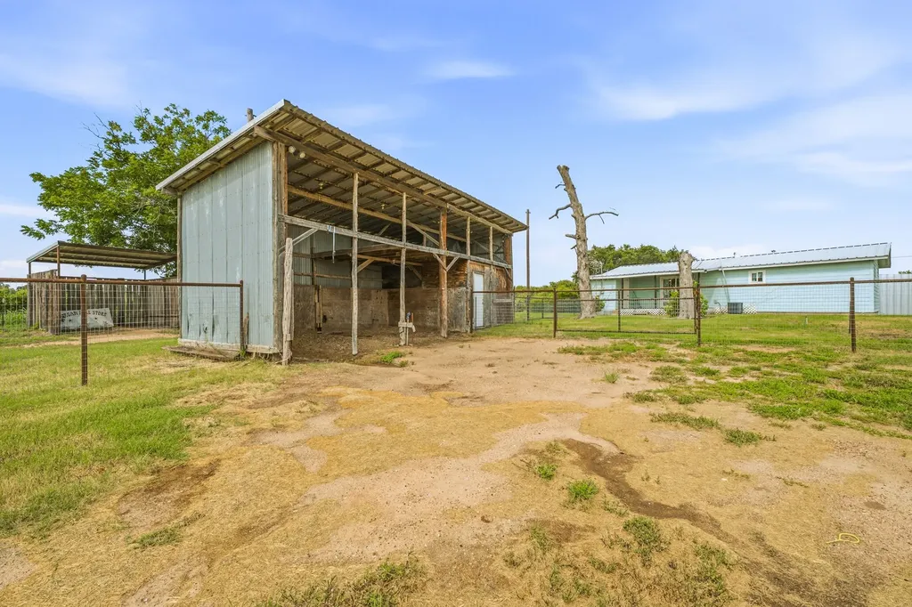 25263 N Us Highway 281 Stephenville TX 76401
