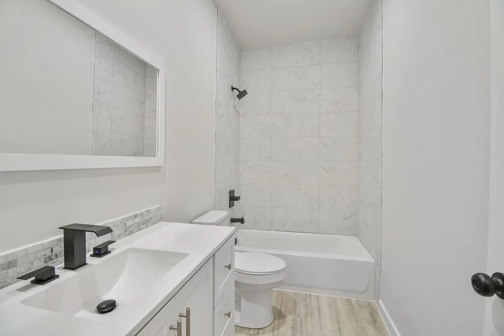 114 Bowie Street Mabank TX 75156
