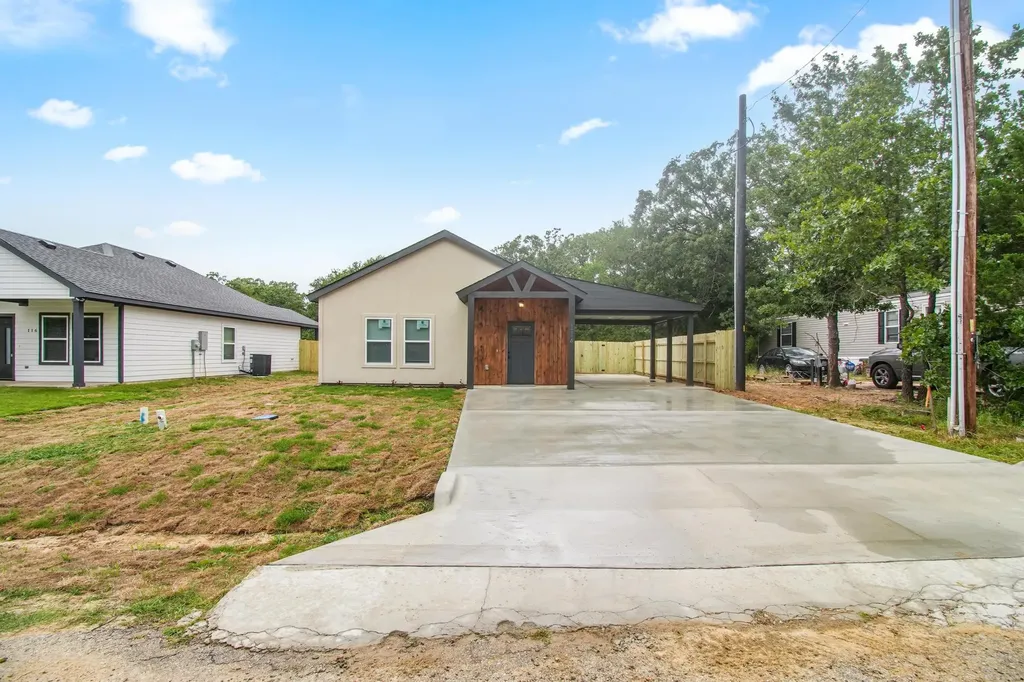 114 Bowie Street Mabank TX 75156