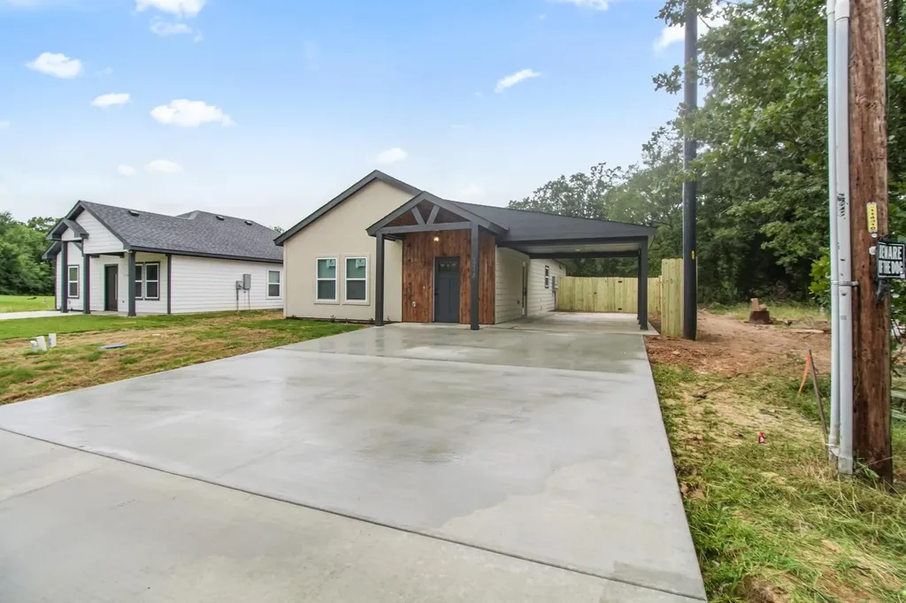 114 Bowie Street Mabank TX 75156