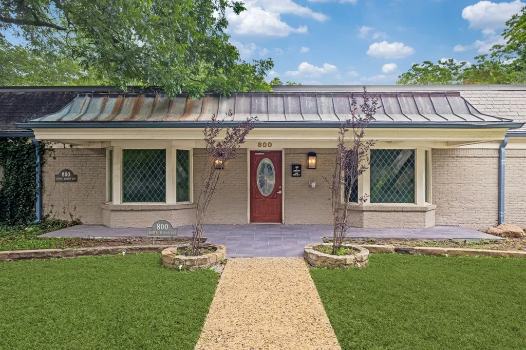 800 N Bishop Avenue Dallas TX 75208
