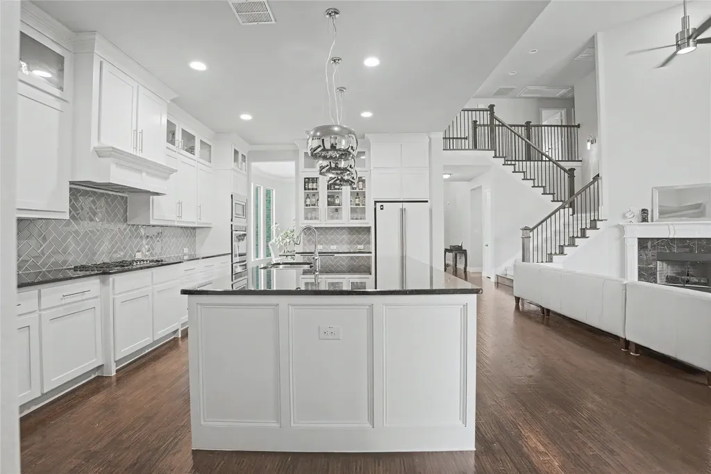 3801 Plum Vista Place Arlington TX 76005