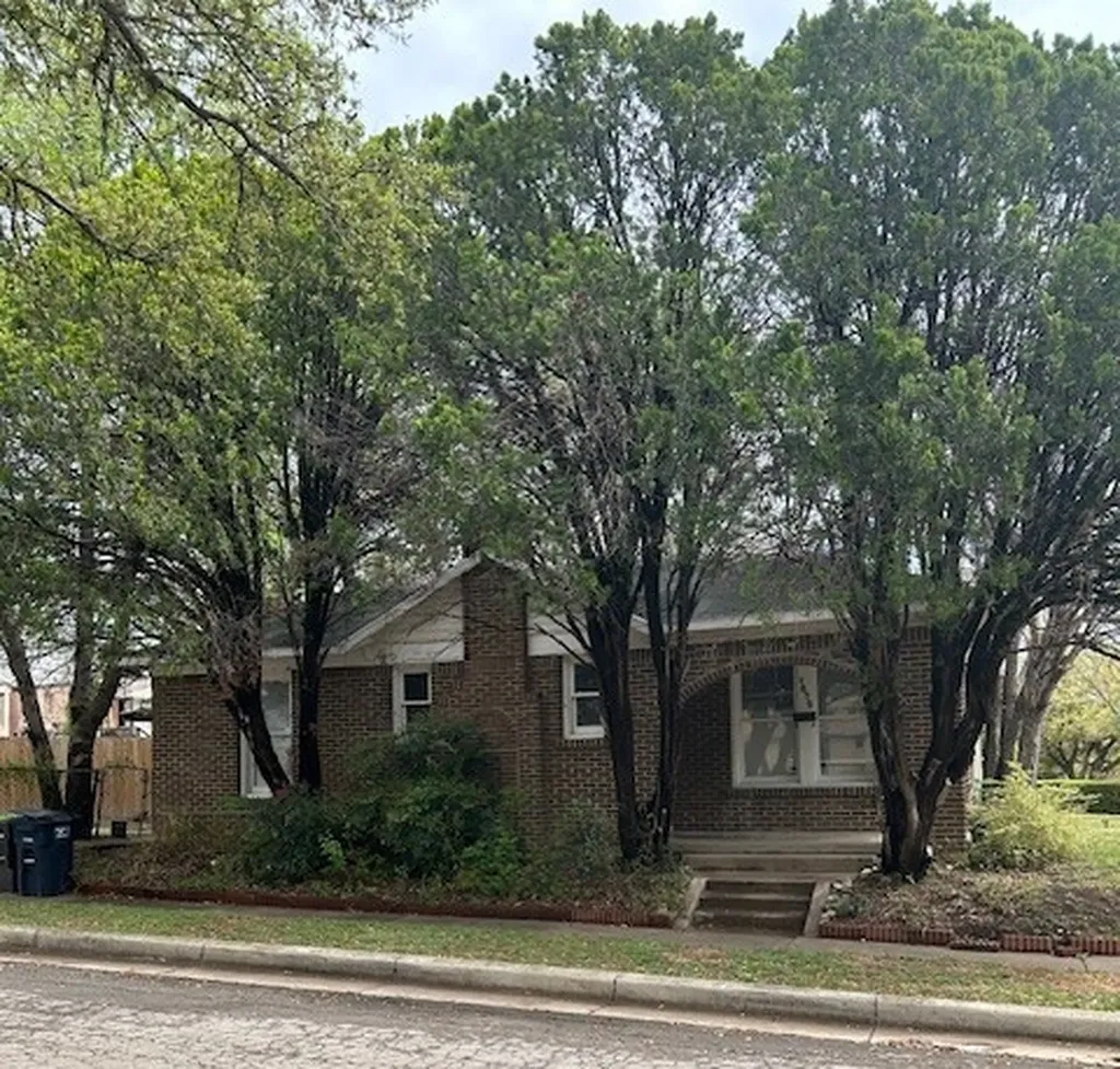 1615 Kenley Avenue Fort Worth TX 76107